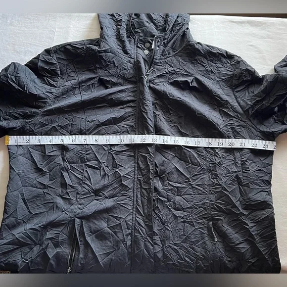 Women's ZENERGY by Chico's Black Full Zip Nylon Jacket Size 3 - Picture 3 of 7